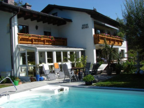 Appartement im Souterrain mit Terrasse